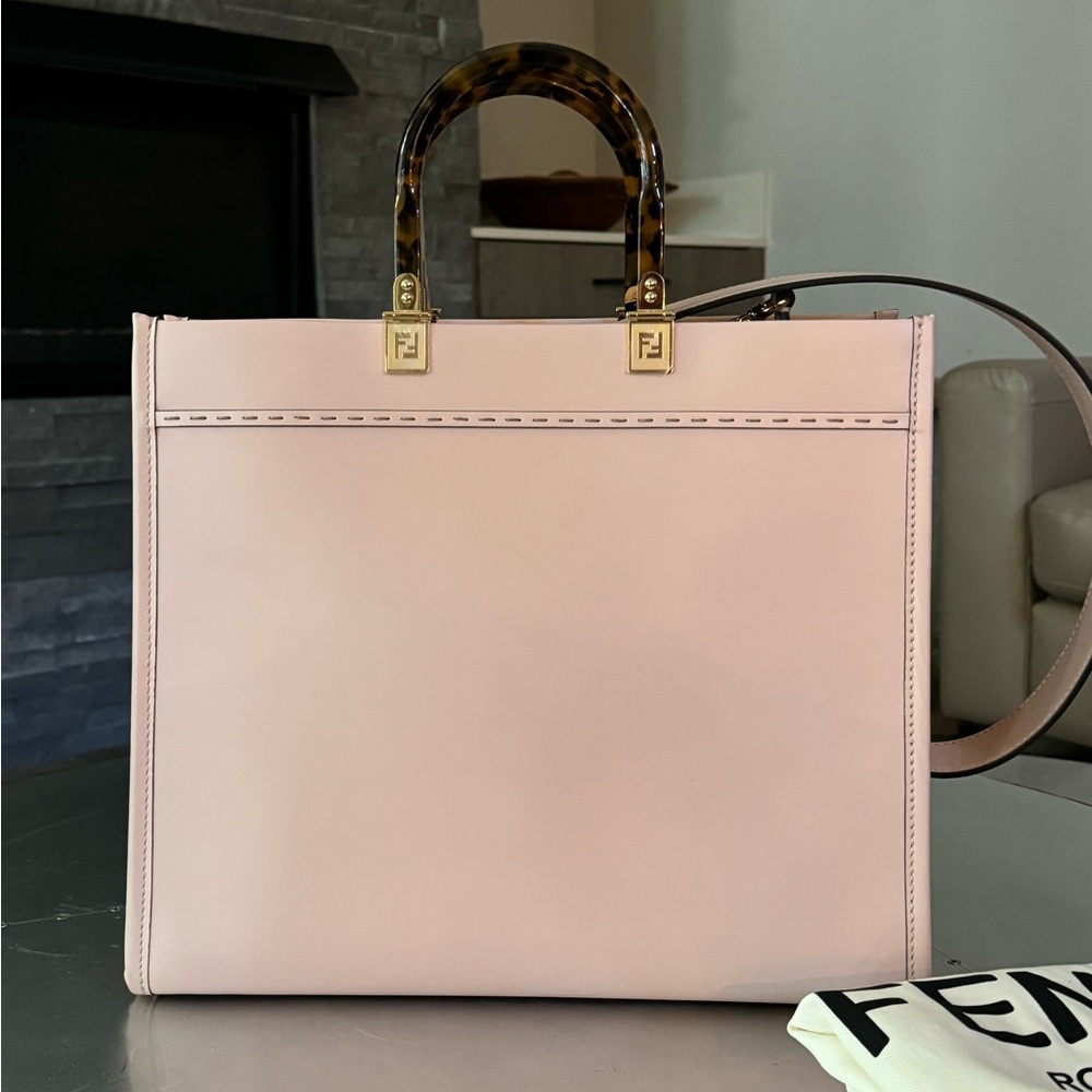 Fendi Pink Tote Bag with Tortoiseshell Effect Handles - Picture 3 of 14